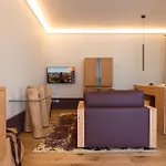 Hemanaire Bed & Breakfast 4*
