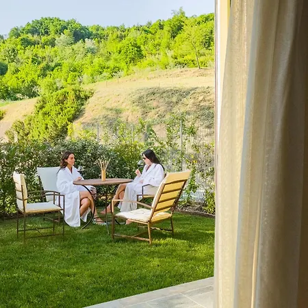 Couette-café Hemanaire 4*